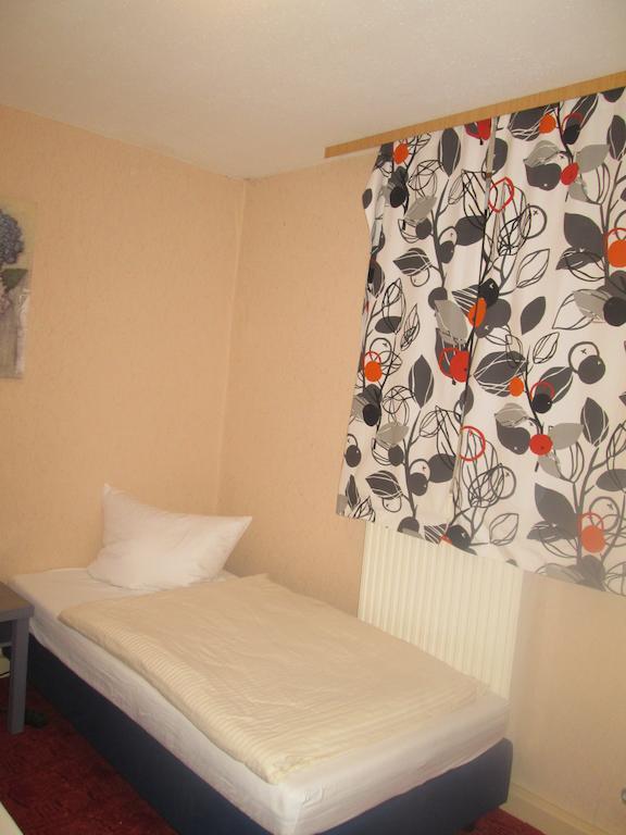 Gruener Baum Nuernberg Brunn Hotell Rum bild