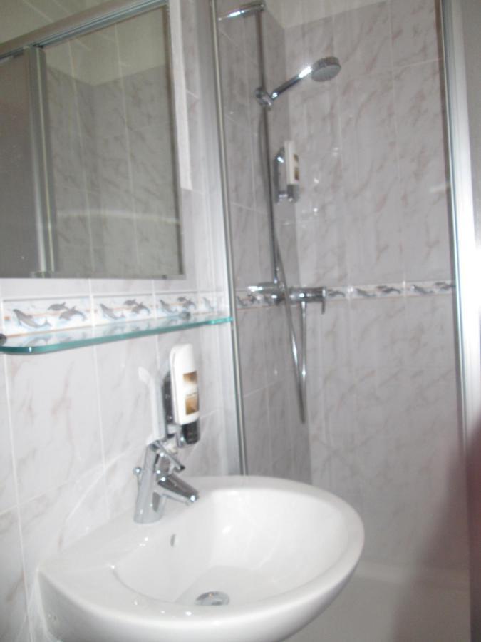 Gruener Baum Nuernberg Brunn Hotell Rum bild